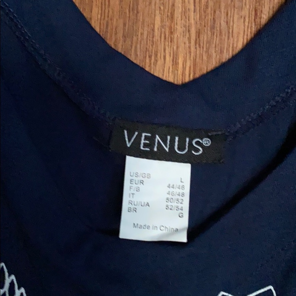 VENUS - Picture 7 of 7